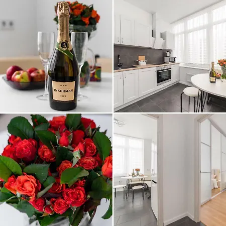 Enjoy Life By The Black Sea Apartment Odesa
