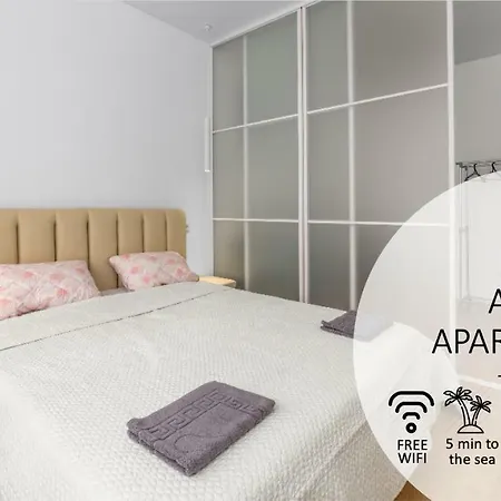 Enjoy Life By The Black Sea Apartment *